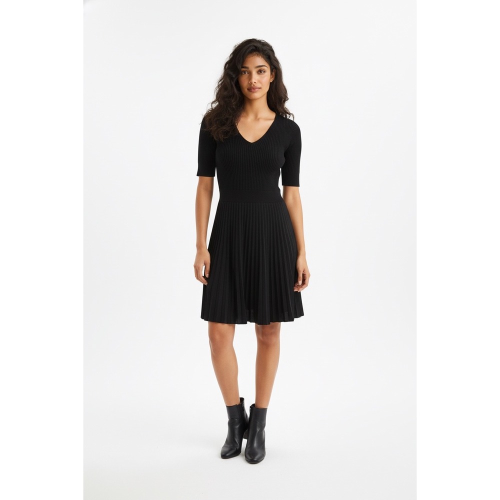 Ann Taylor Factory Black V Neck Short Sleeve Pleated Knit Sweater‎ Dress Size M